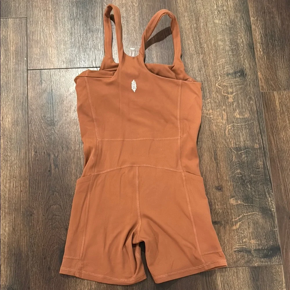 FP Movement NWOT Never Better athletic romper sequoia Brown size XS (0-2) - Picture 8 of 11